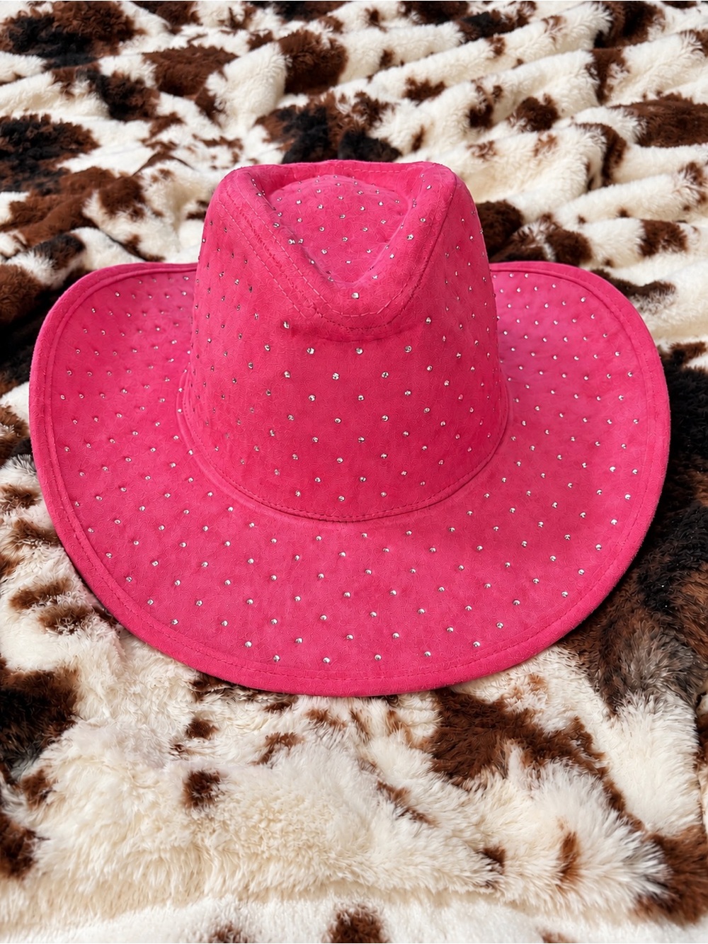 Womenโs Studded Hot Pink Western Cowgirl Hat NEW!